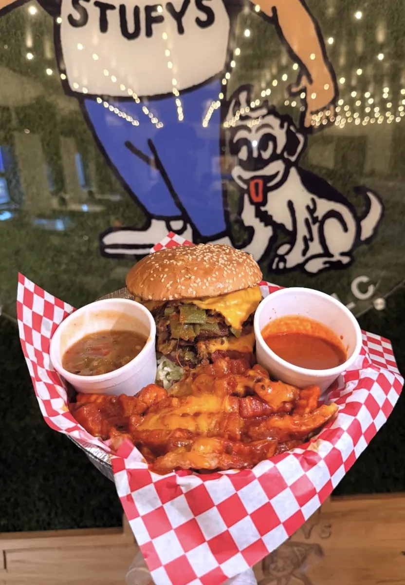 Stufy's burger basket with green and red chile
